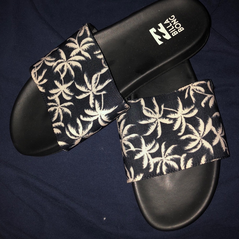 Billabong palm tree flip flops